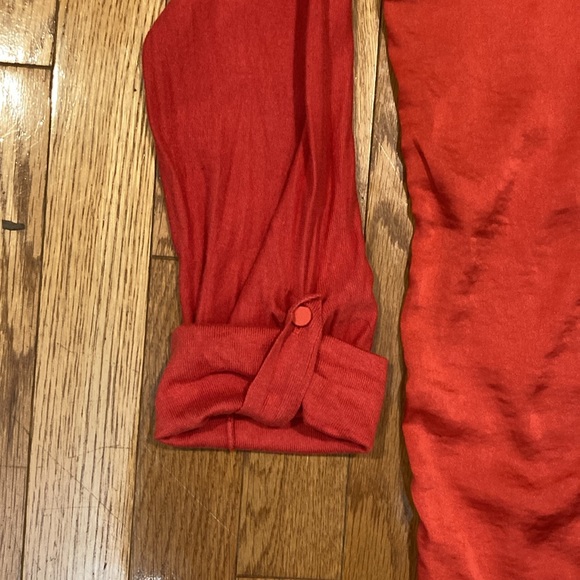 EUC Vince Camuto adjustable long sleeves woman’s shirt - Picture 2 of 6